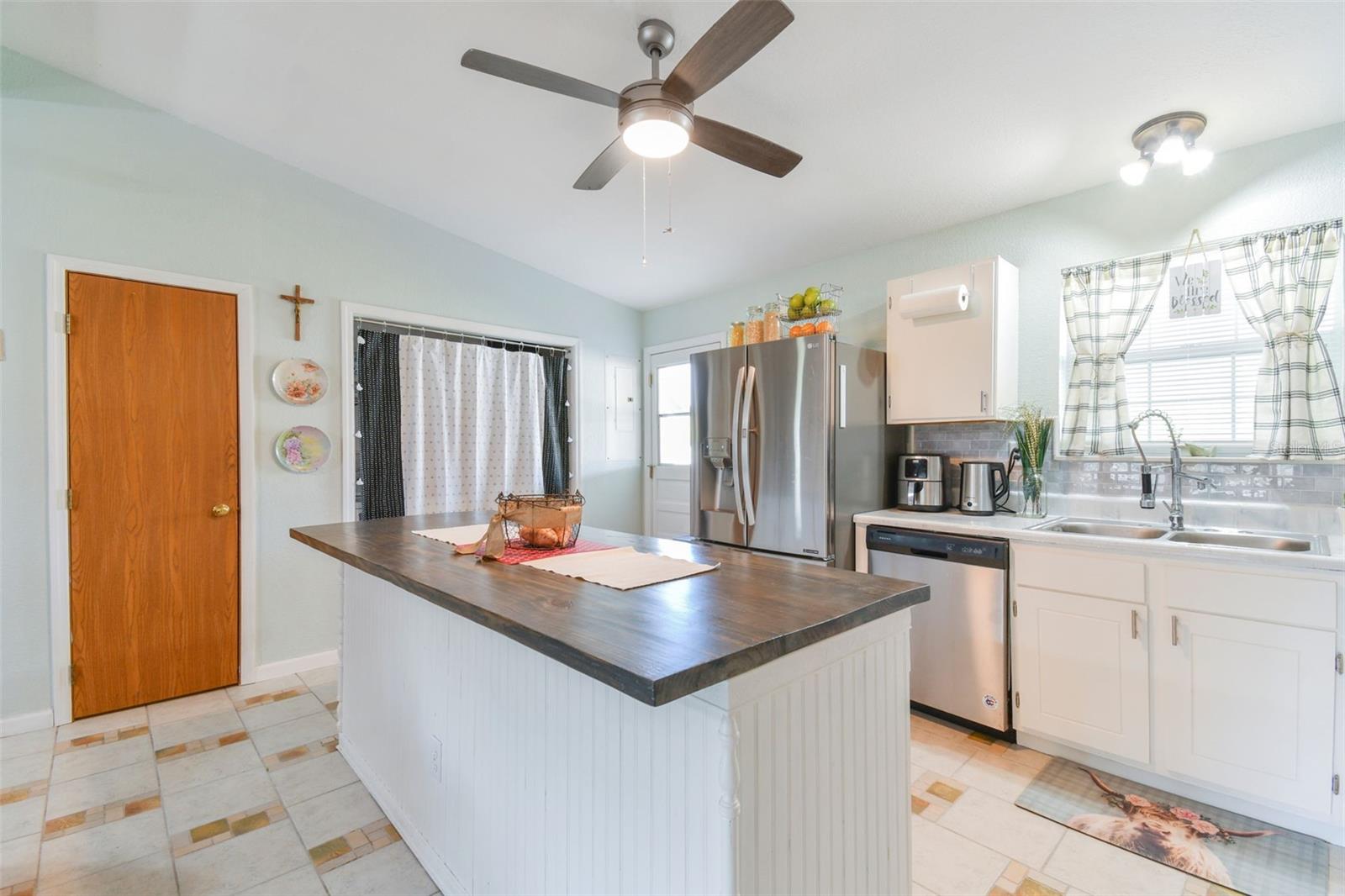 12205 OLD DADE CITY RD, KATHLEEN, FL, 33849