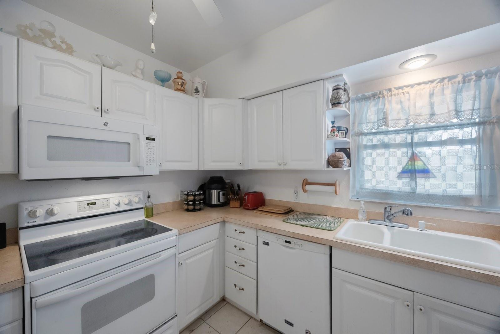 9945 47TH AVE N #203, ST PETERSBURG, FL, 33708