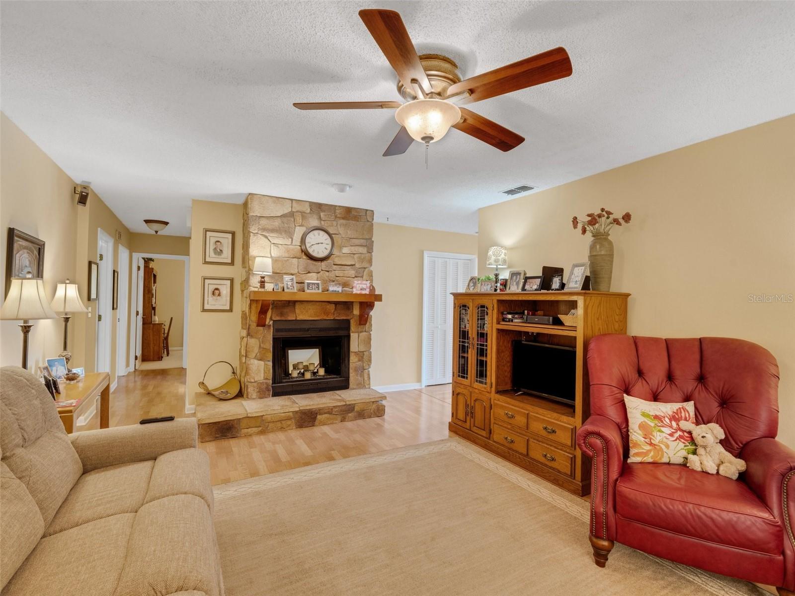 2013 HIGH GLEN CT S, LAKELAND, FL, 33813