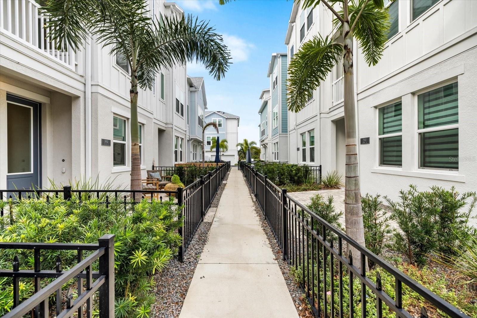 2462 MANGUM CT #2462, SARASOTA, FL, 34237
