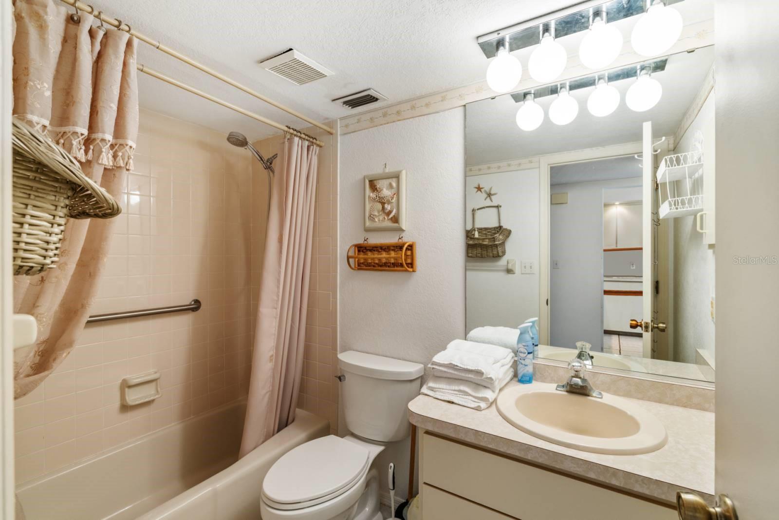 2275 S MCCALL RD #102, ENGLEWOOD, FL, 34224