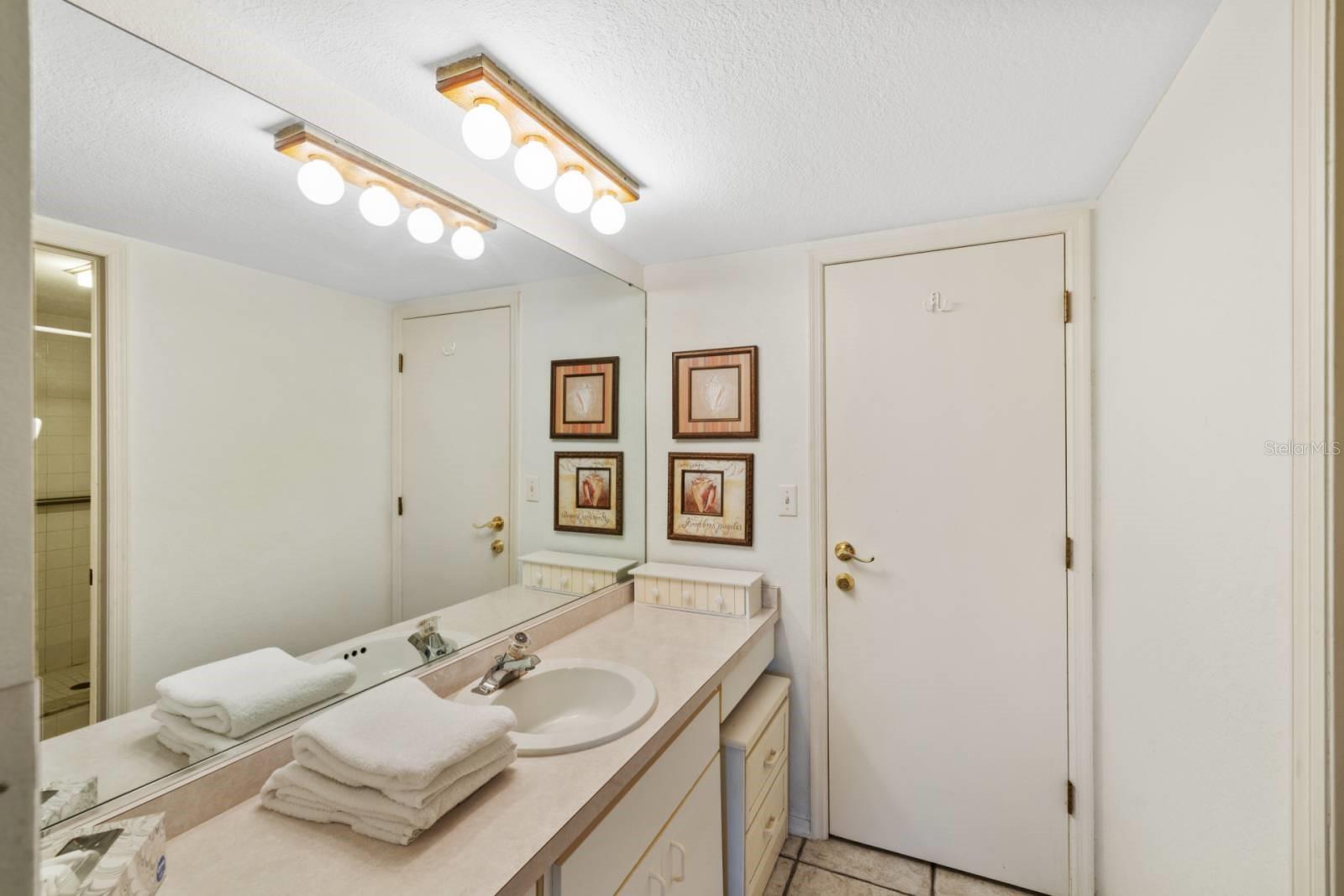 2275 S MCCALL RD #102, ENGLEWOOD, FL, 34224