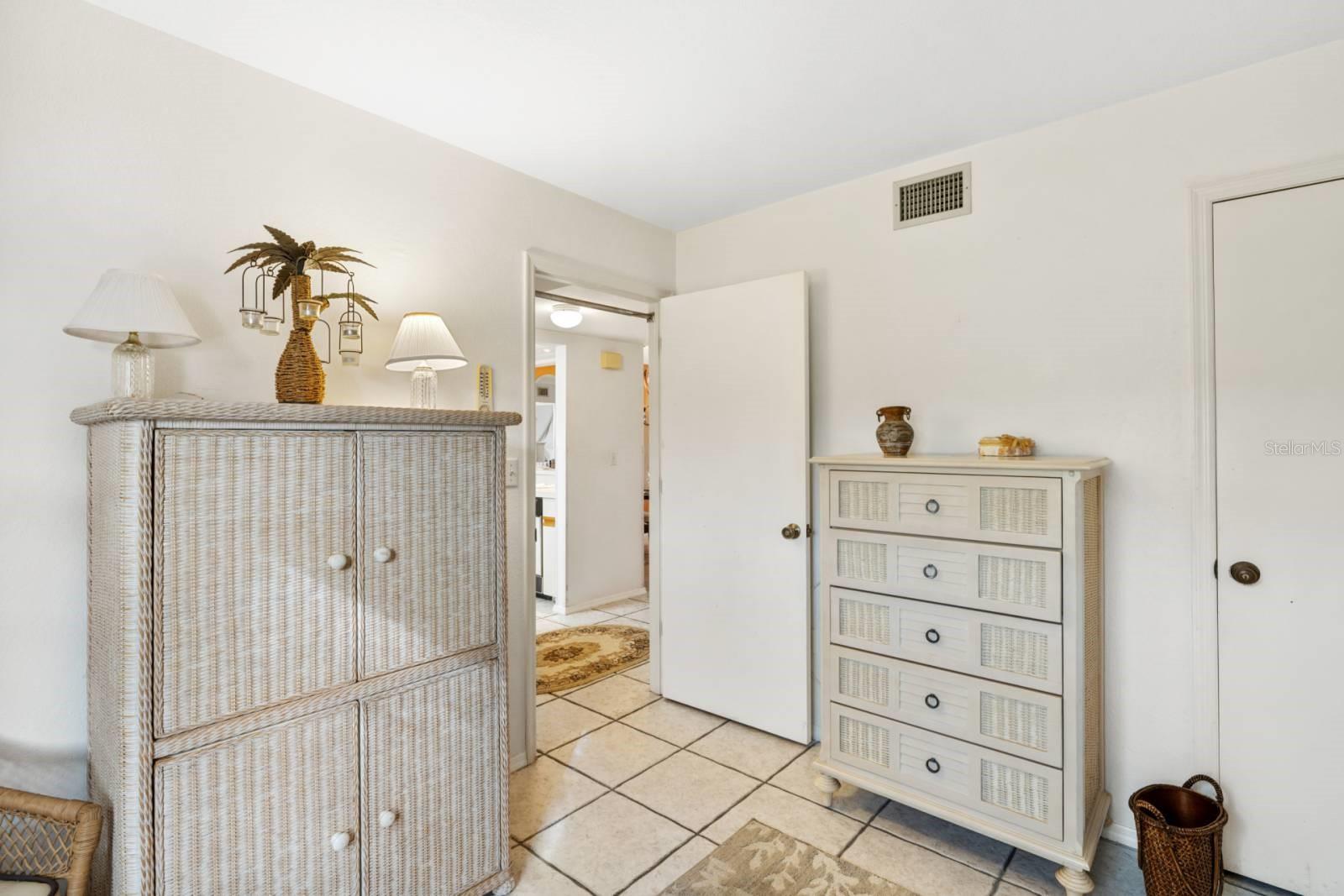 2275 S MCCALL RD #102, ENGLEWOOD, FL, 34224