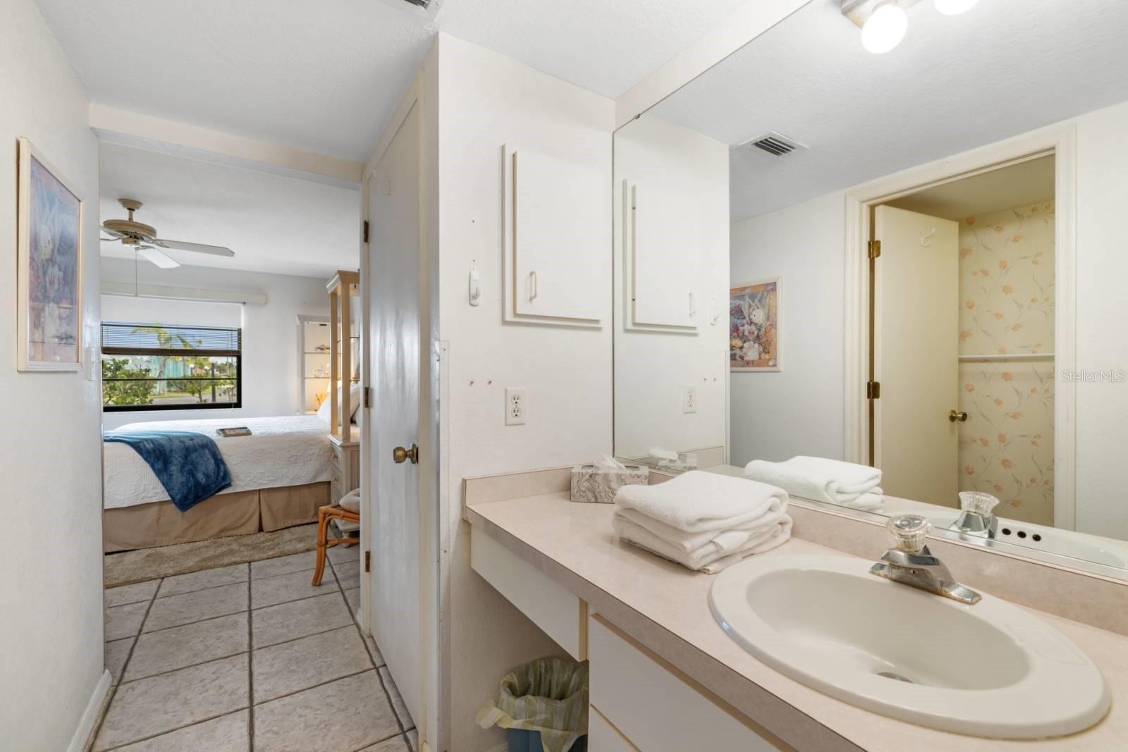 2275 S MCCALL RD #102, ENGLEWOOD, FL, 34224