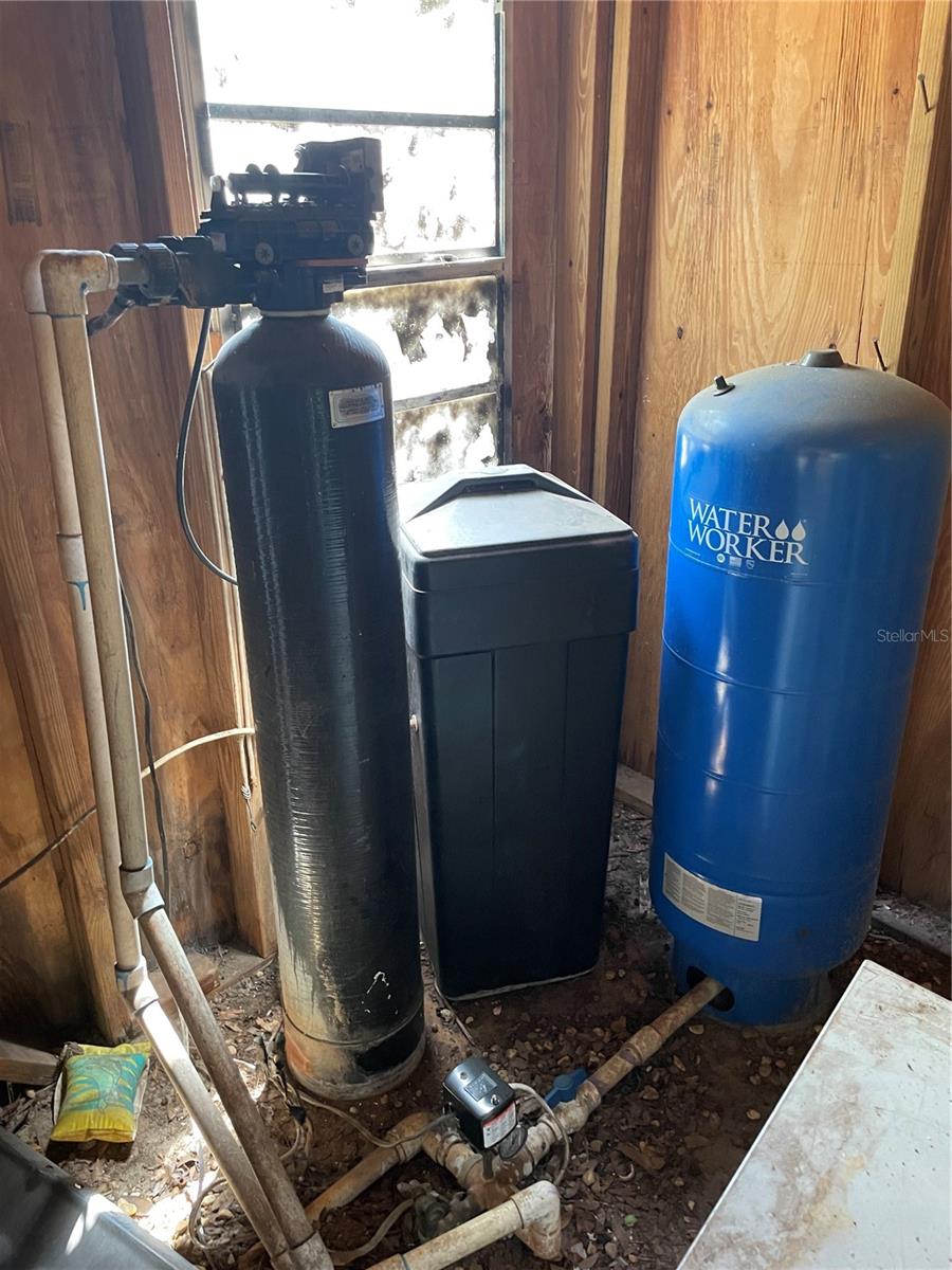 43125 E 2ND ST, PAISLEY, FL, 32767