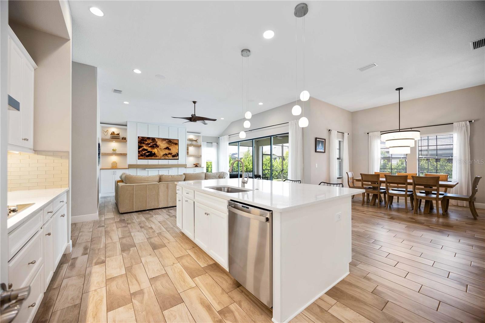 8933 ISABELLA CIR, PARRISH, FL, 34219