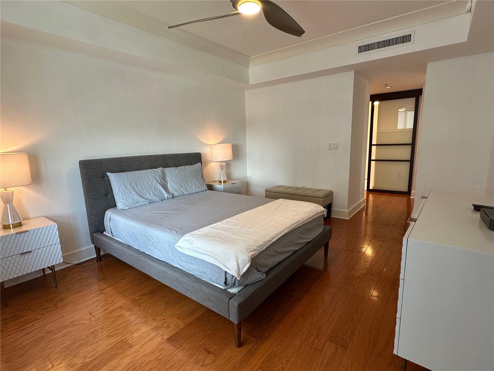 1350 MAIN ST #1401, SARASOTA, FL, 34236