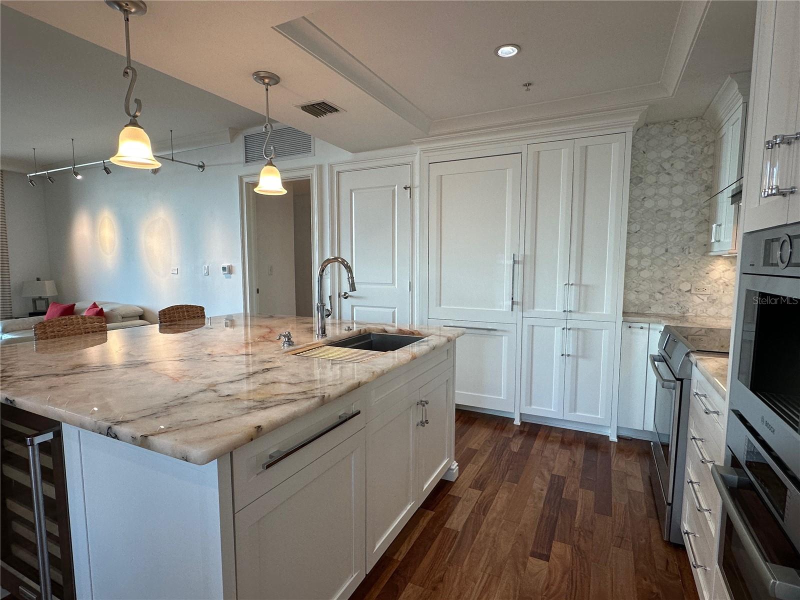 1350 MAIN ST #1401, SARASOTA, FL, 34236