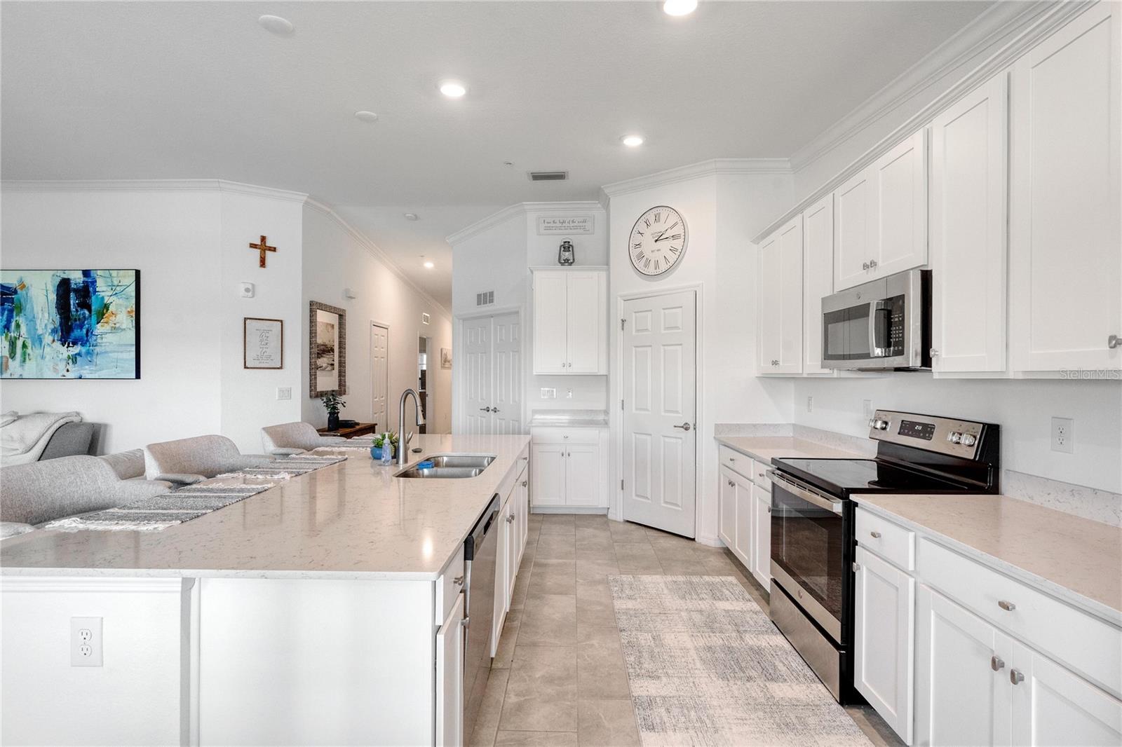 5685 PALMER CIR #204, BRADENTON, FL, 34211