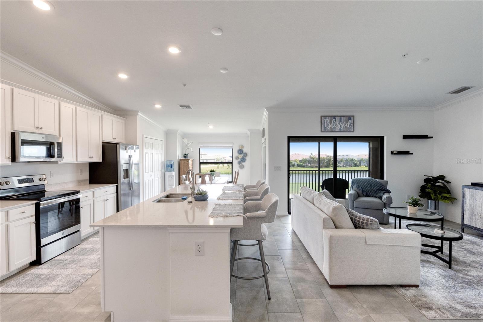 5685 PALMER CIR #204, BRADENTON, FL, 34211