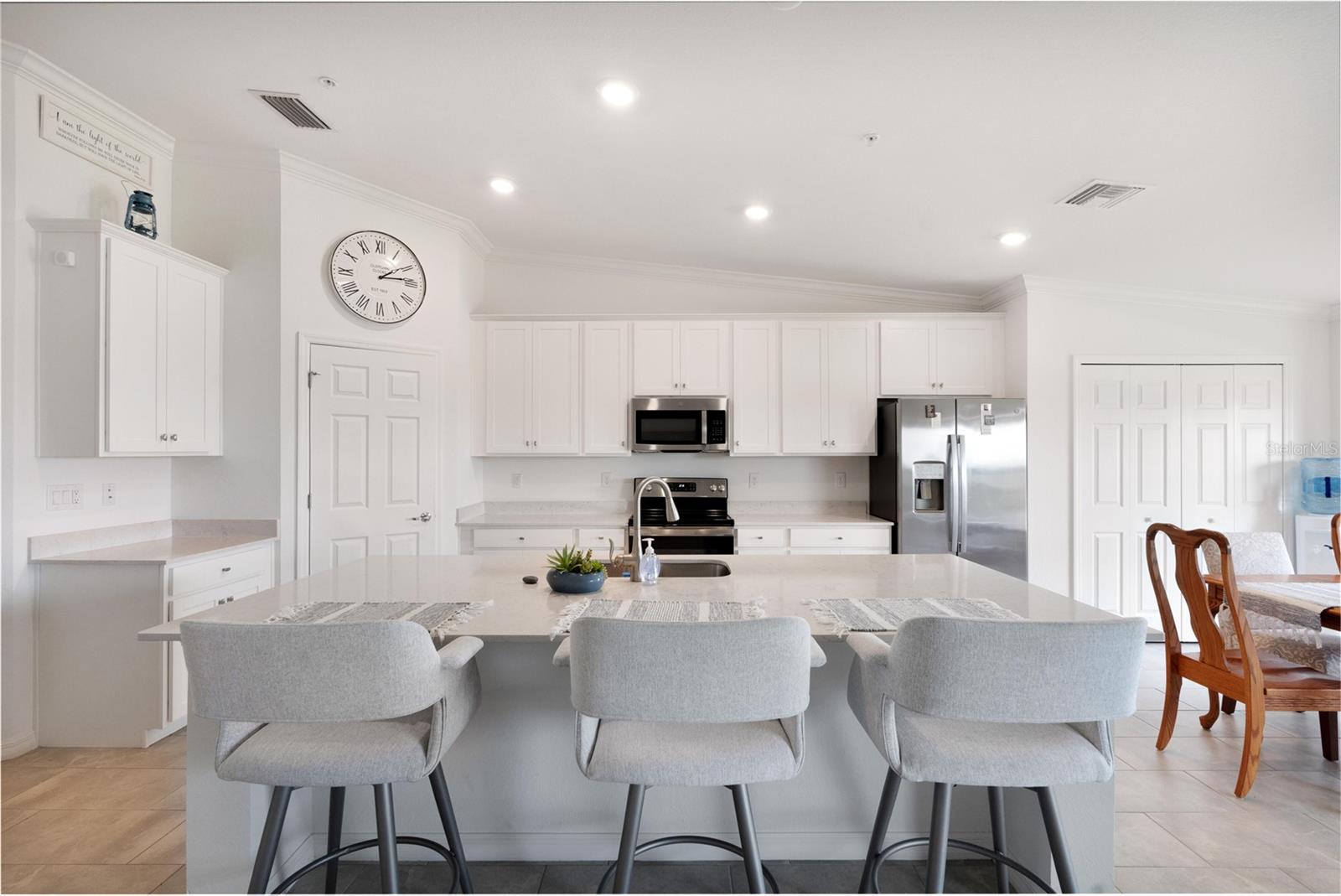 5685 PALMER CIR #204, BRADENTON, FL, 34211