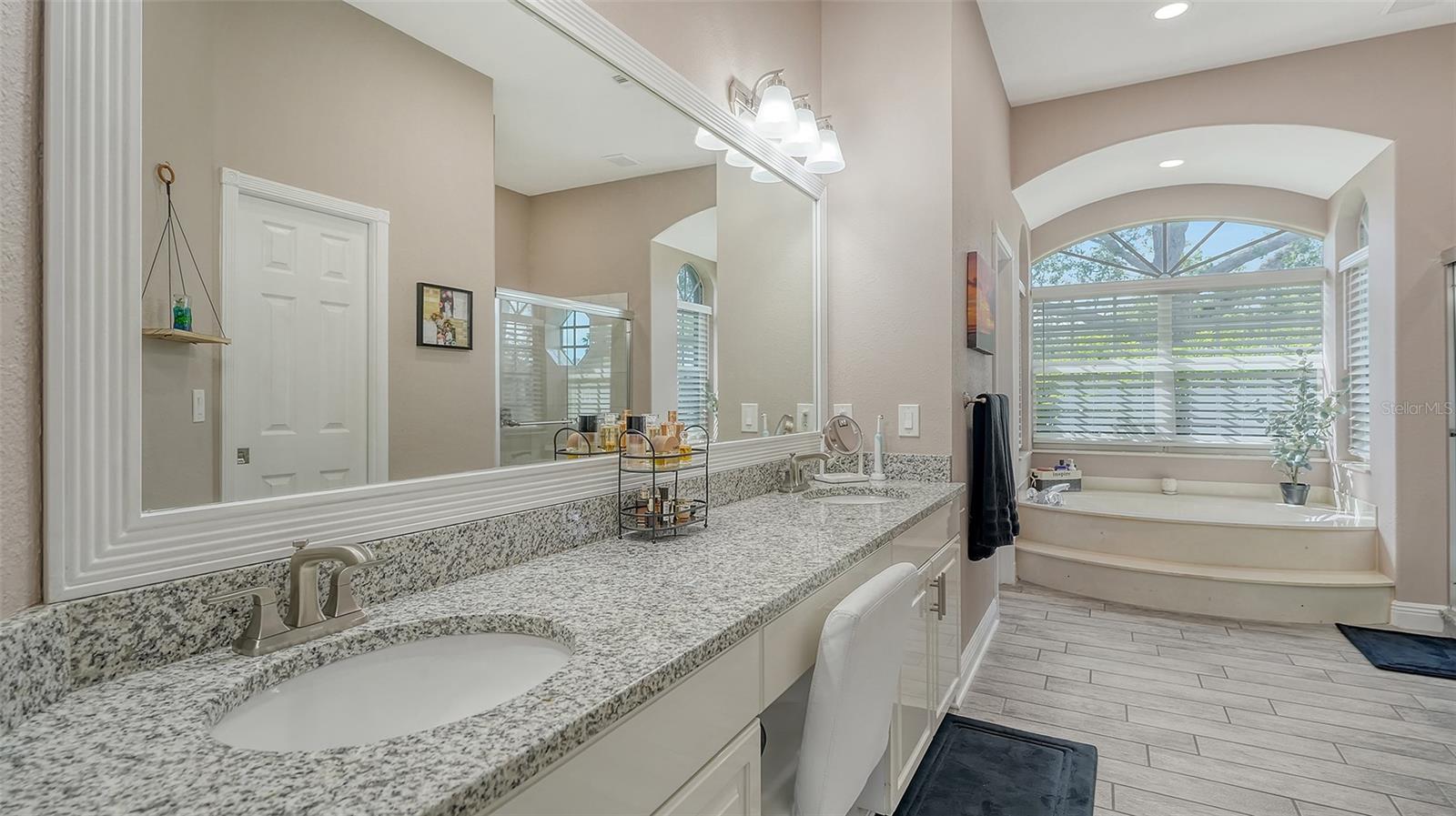 8301 EAGLE LAKE DR, SARASOTA, FL, 34241