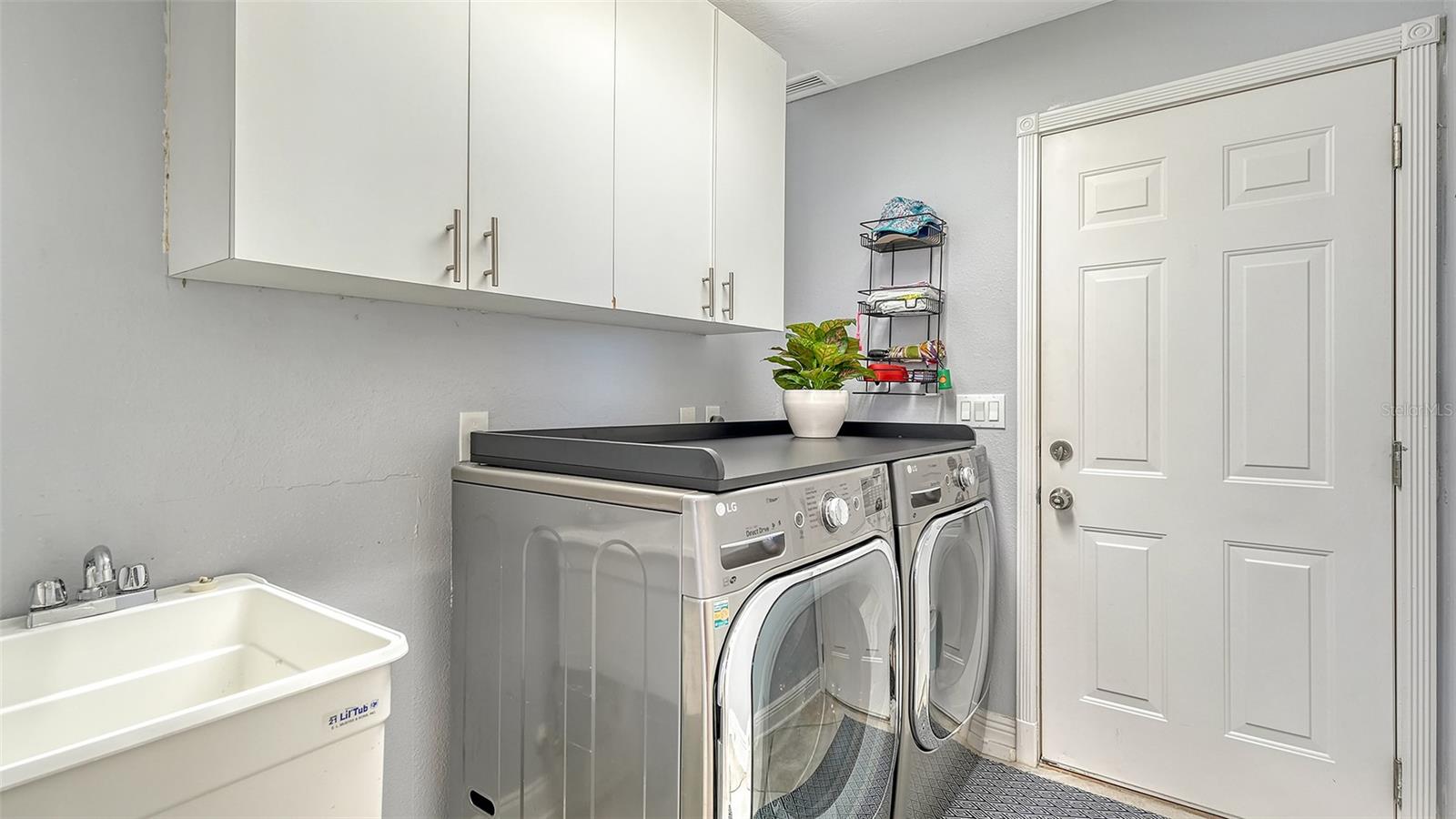 8301 EAGLE LAKE DR, SARASOTA, FL, 34241