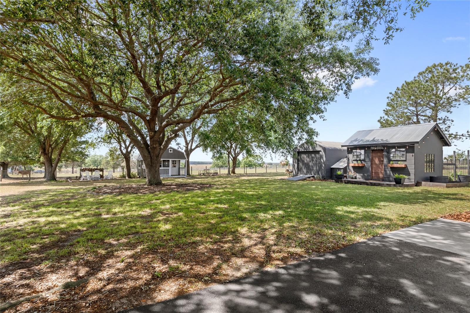 7823 BARON AVE, HOWEY IN THE HILLS, FL, 34737