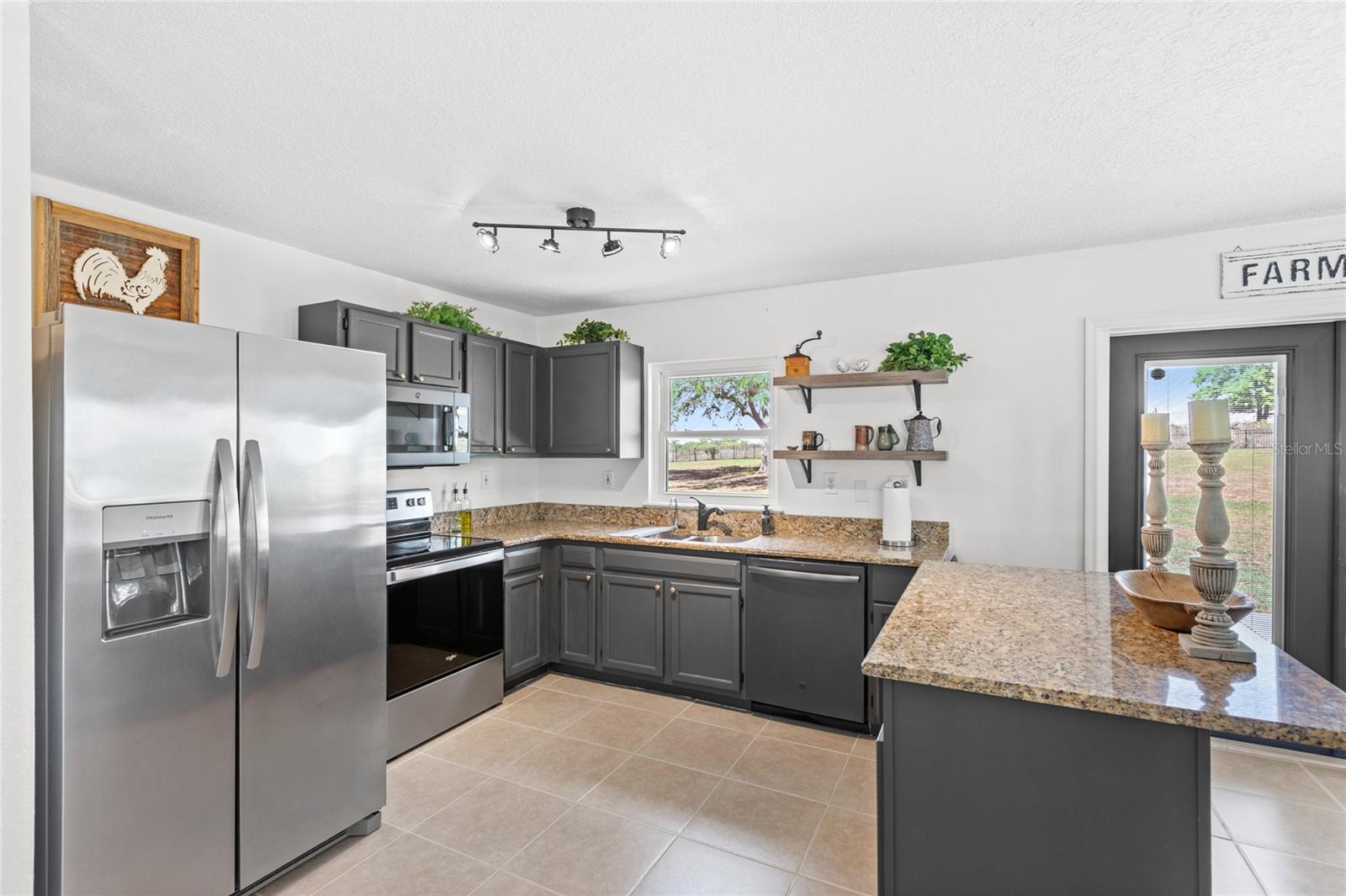 7823 BARON AVE, HOWEY IN THE HILLS, FL, 34737