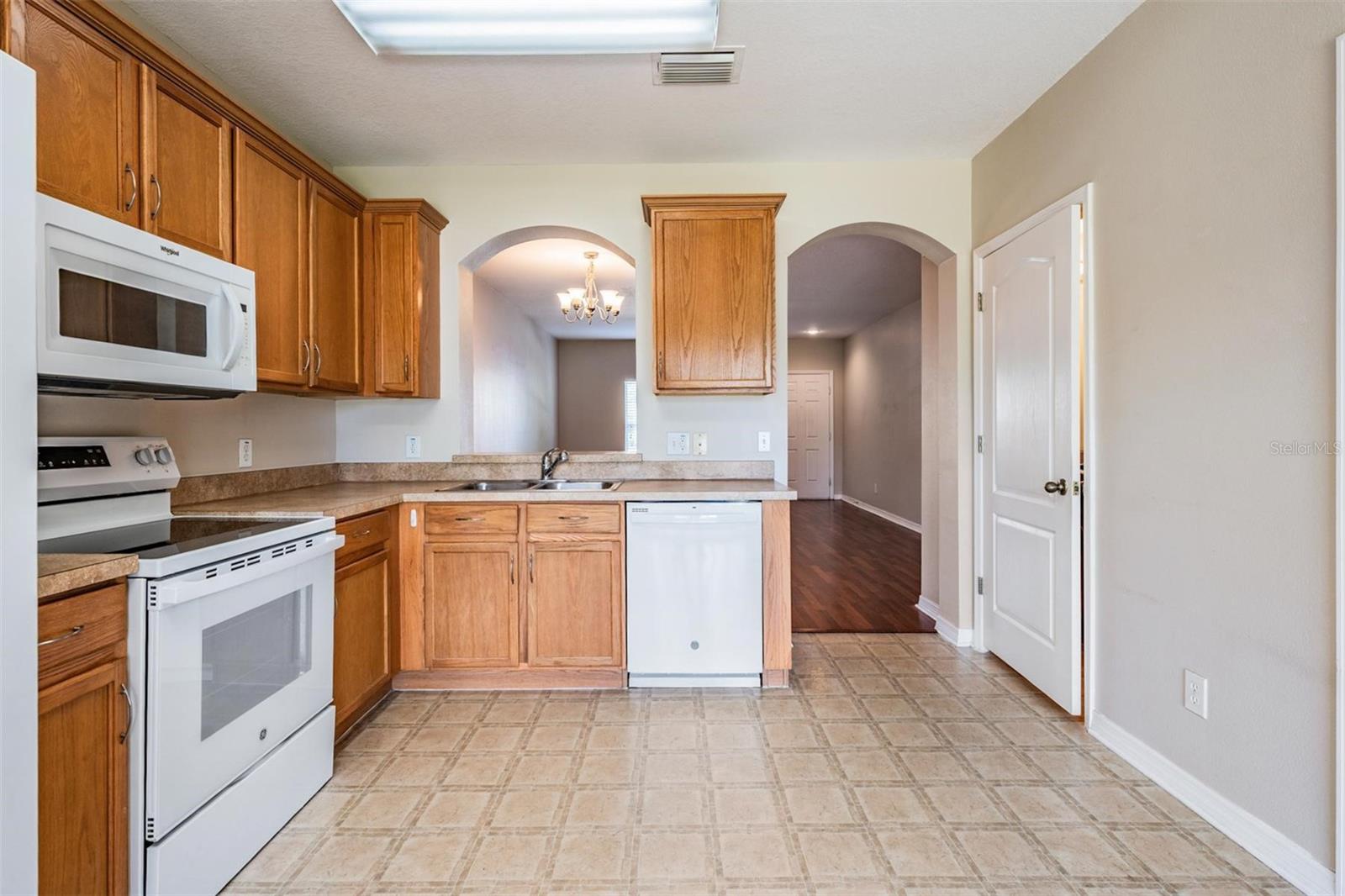 16351 SWAN VIEW CIR, ODESSA, FL, 33556