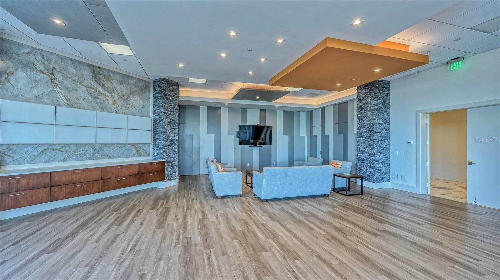 1211 GULF OF MEXICO DR #704, LONGBOAT KEY, FL, 34228
