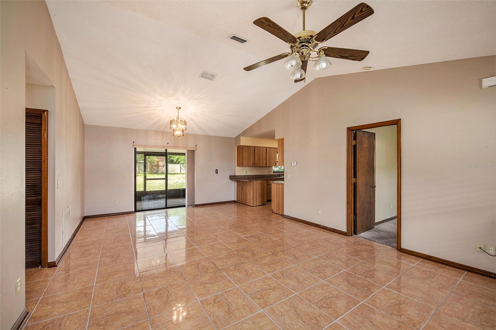 TB8369058 Property Photo