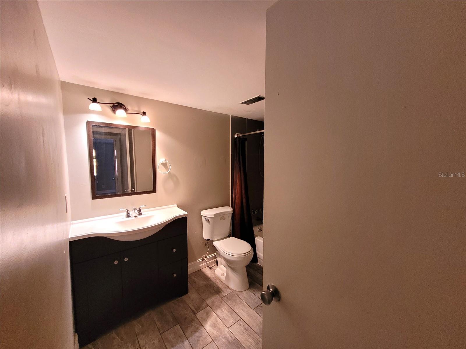 2366 E MALL DR #208, FORT MYERS, FL, 33901