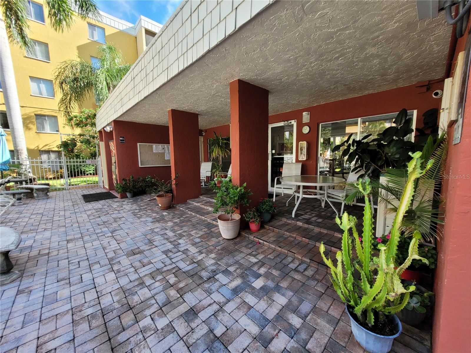 2366 E MALL DR #208, FORT MYERS, FL, 33901