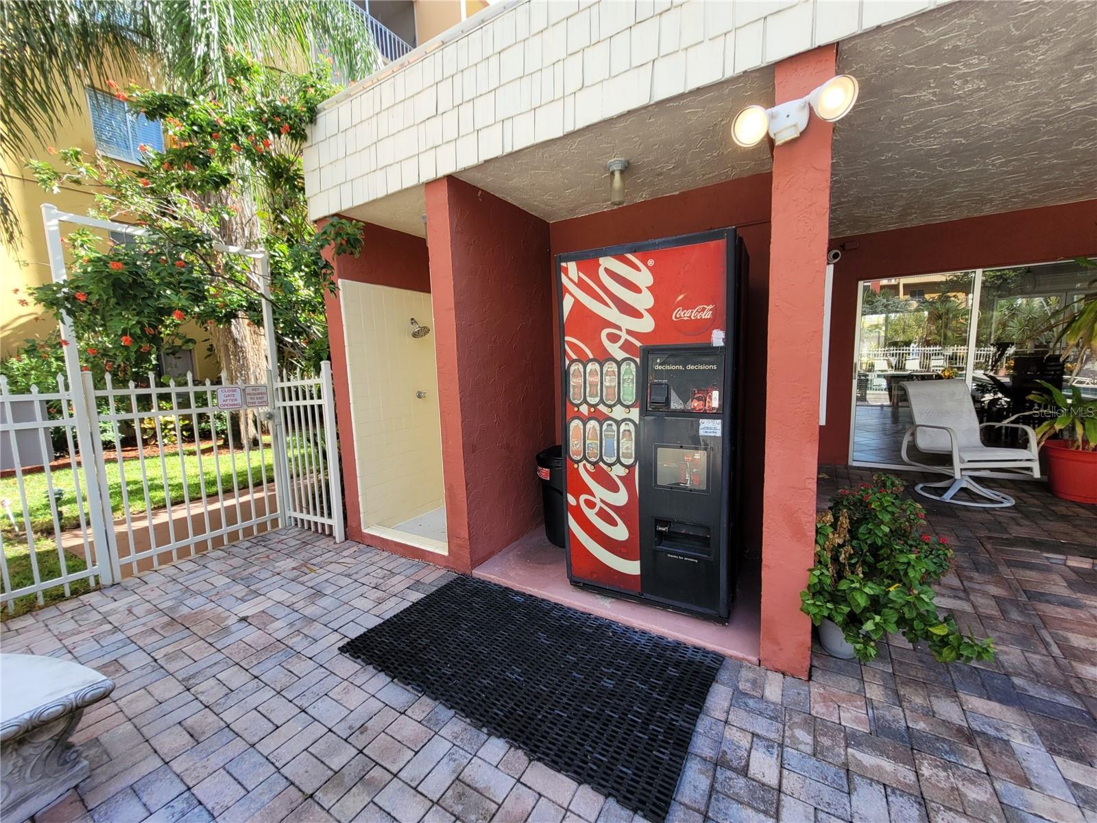 2366 E MALL DR #208, FORT MYERS, FL, 33901