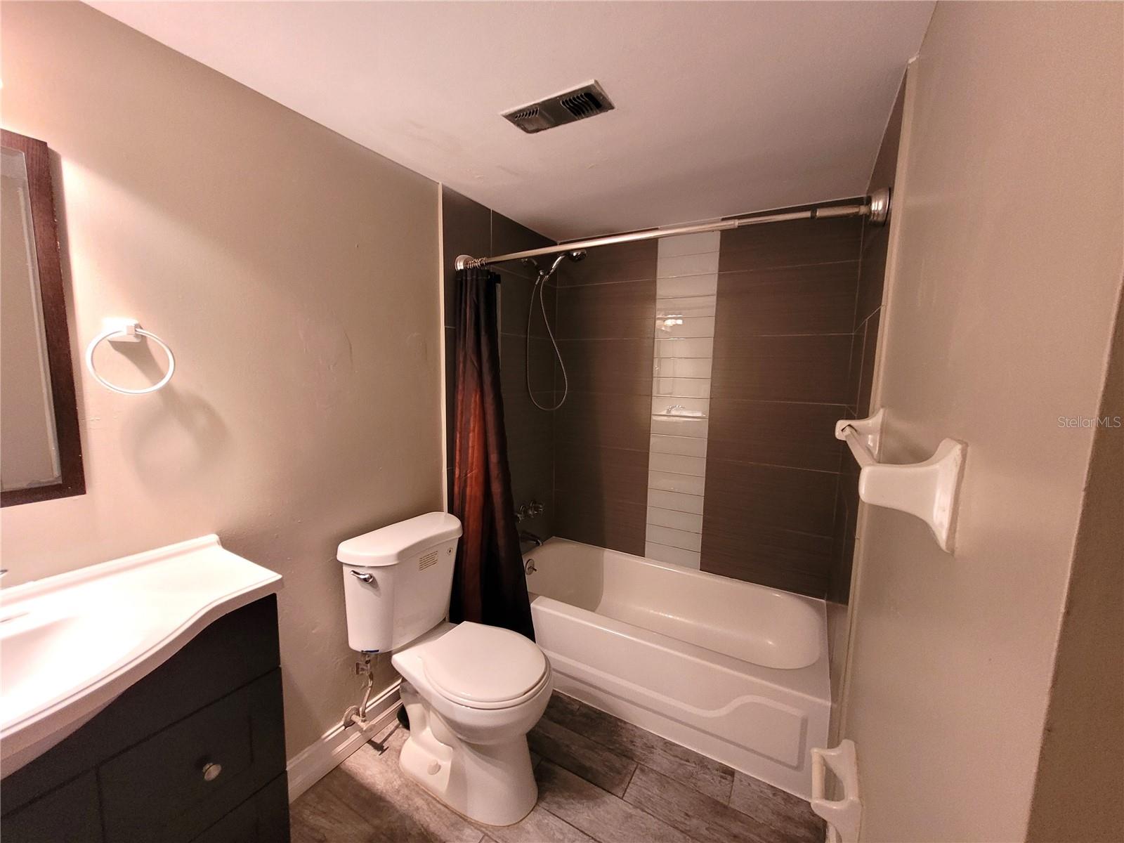 2366 E MALL DR #208, FORT MYERS, FL, 33901