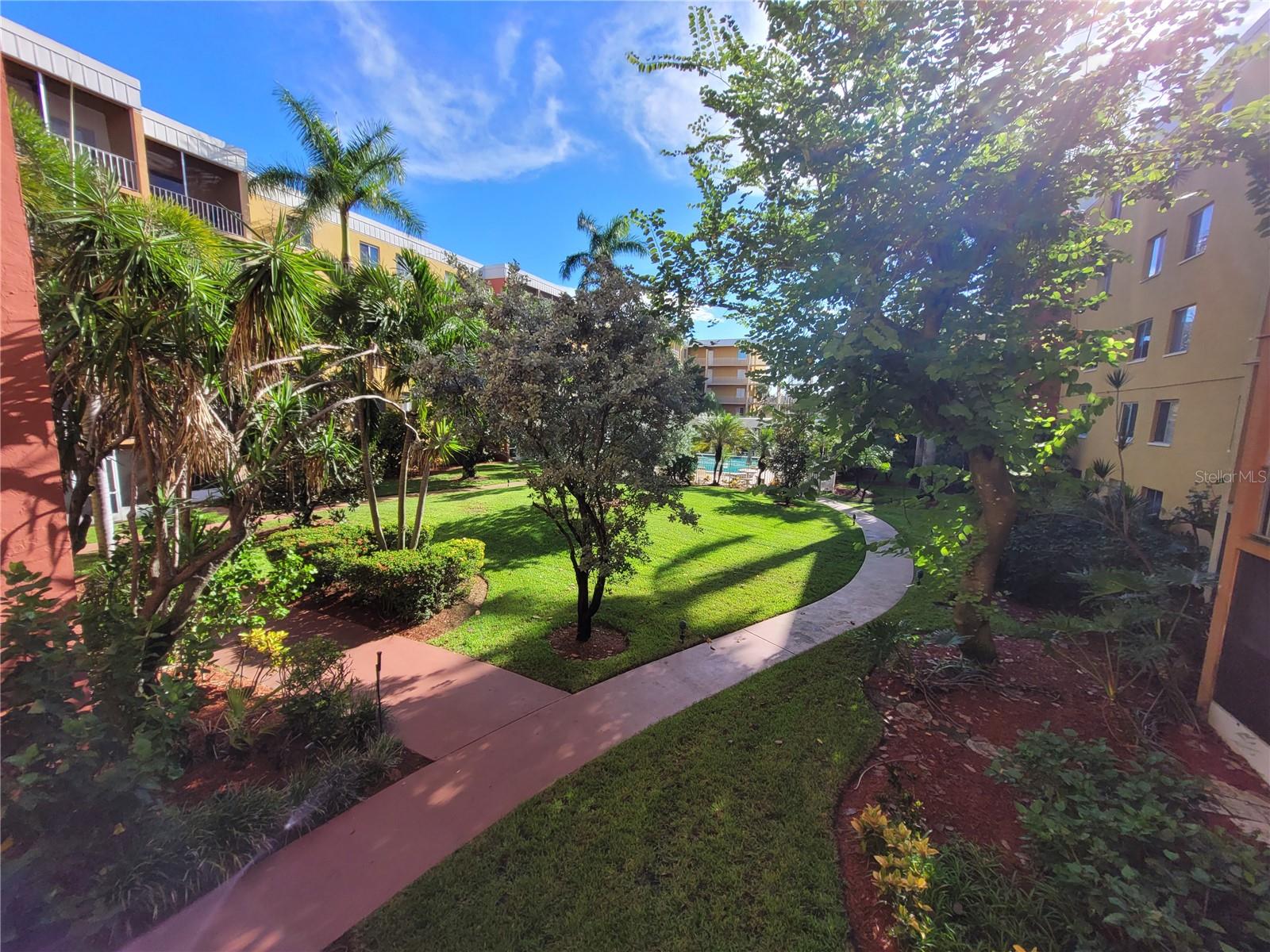 2366 E MALL DR #208, FORT MYERS, FL, 33901