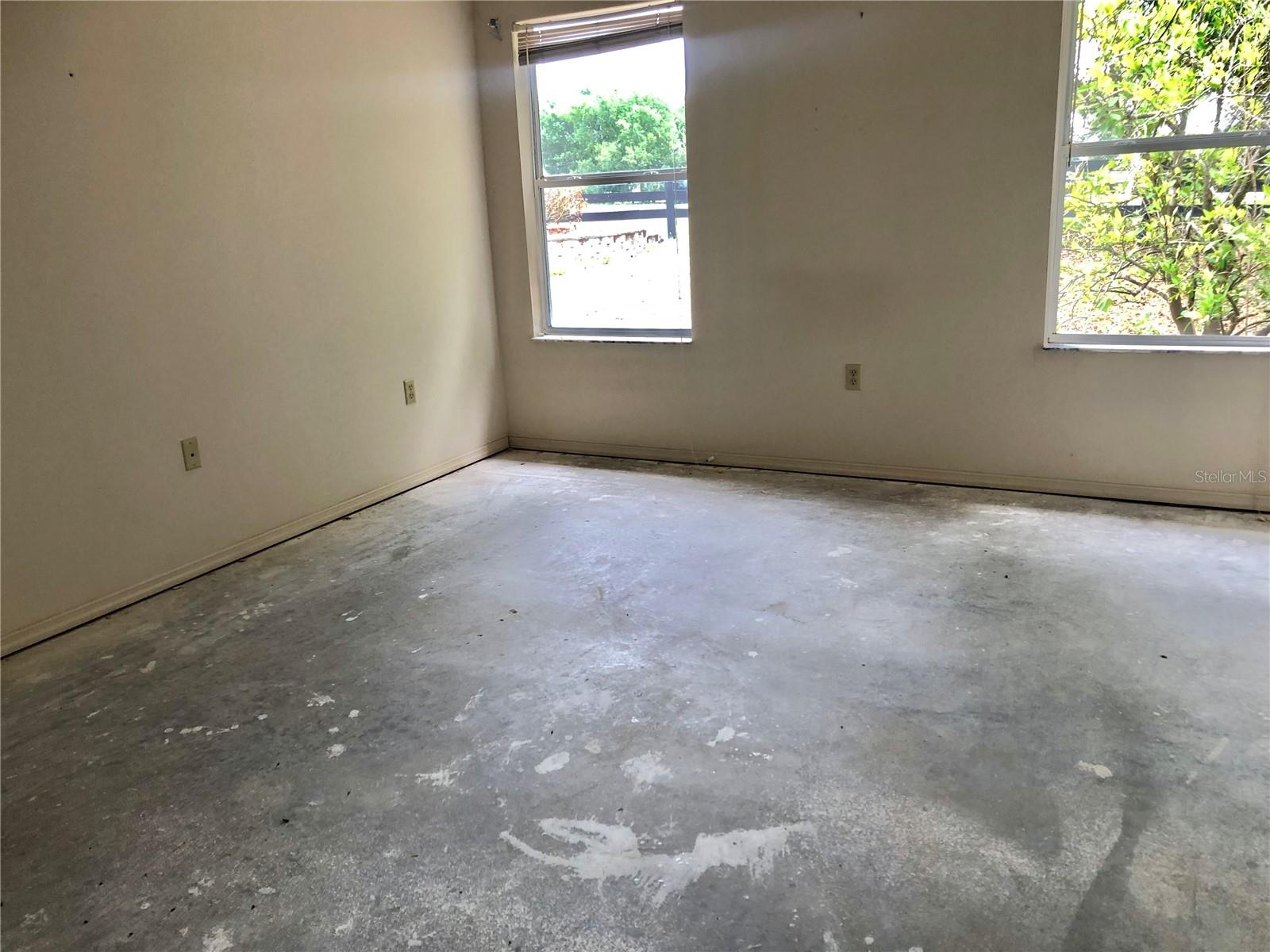 307 SANTA CLARA CIR, LADY LAKE, FL, 32159