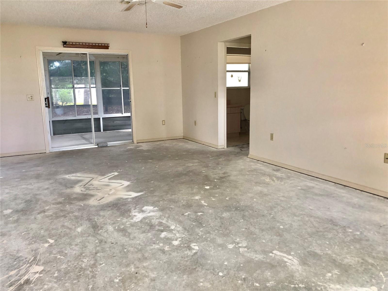 307 SANTA CLARA CIR, LADY LAKE, FL, 32159