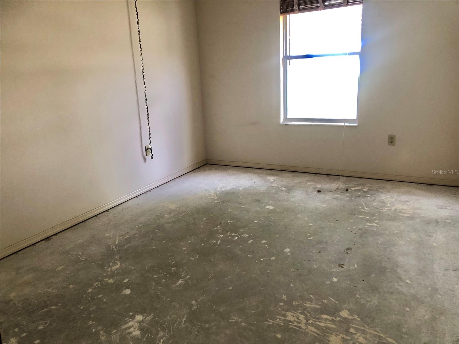 307 SANTA CLARA CIR, LADY LAKE, FL, 32159