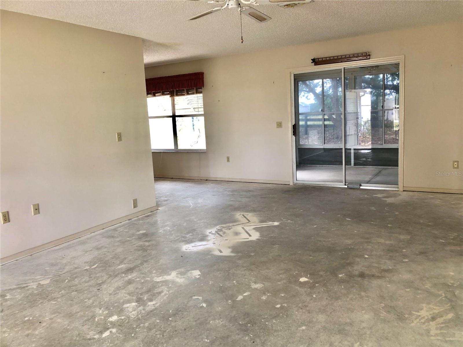 307 SANTA CLARA CIR, LADY LAKE, FL, 32159