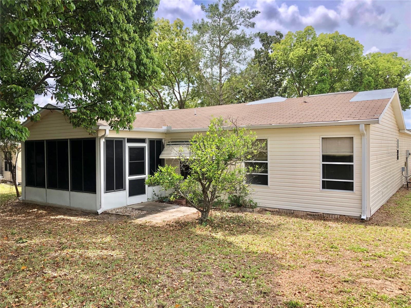 307 SANTA CLARA CIR, LADY LAKE, FL, 32159