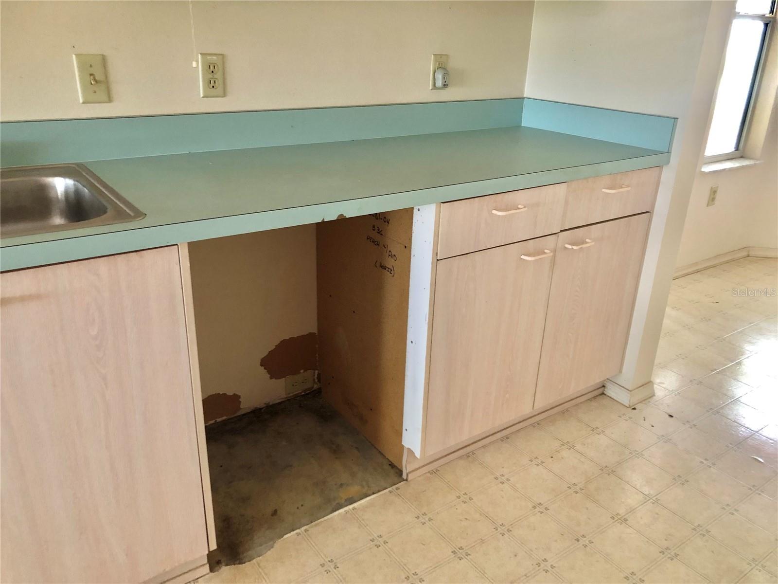 307 SANTA CLARA CIR, LADY LAKE, FL, 32159