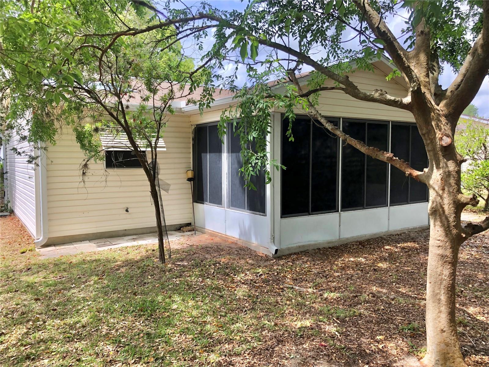 307 SANTA CLARA CIR, LADY LAKE, FL, 32159