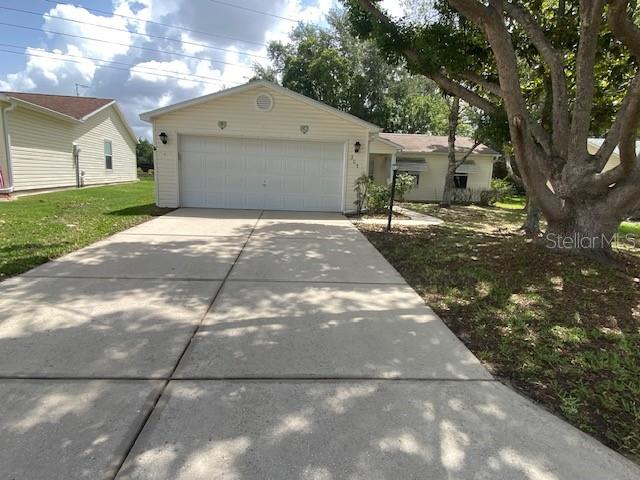 307 SANTA CLARA CIR, LADY LAKE, FL, 32159