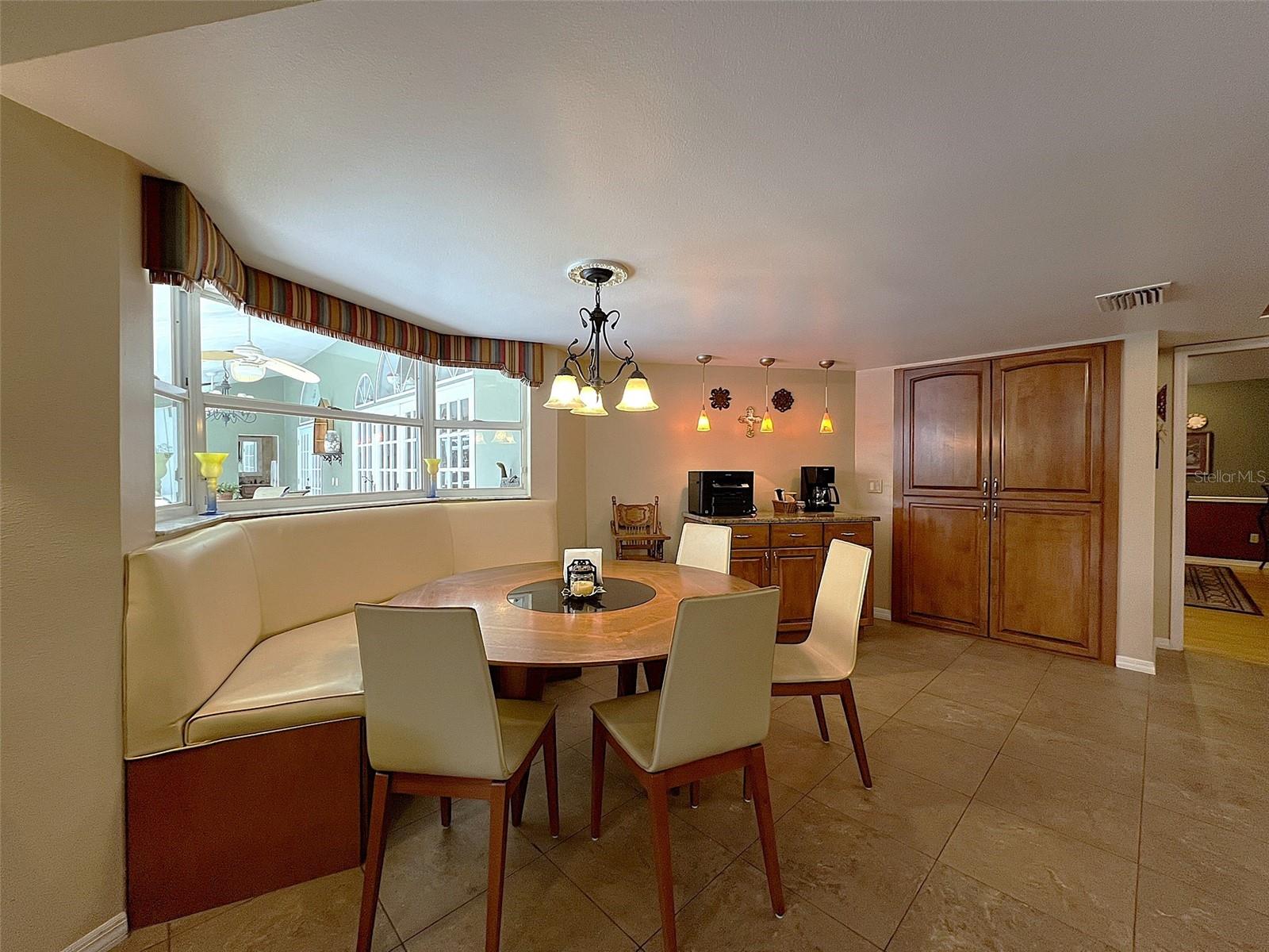 6805 MONET CIR, TEMPLE TERRACE, FL, 33617