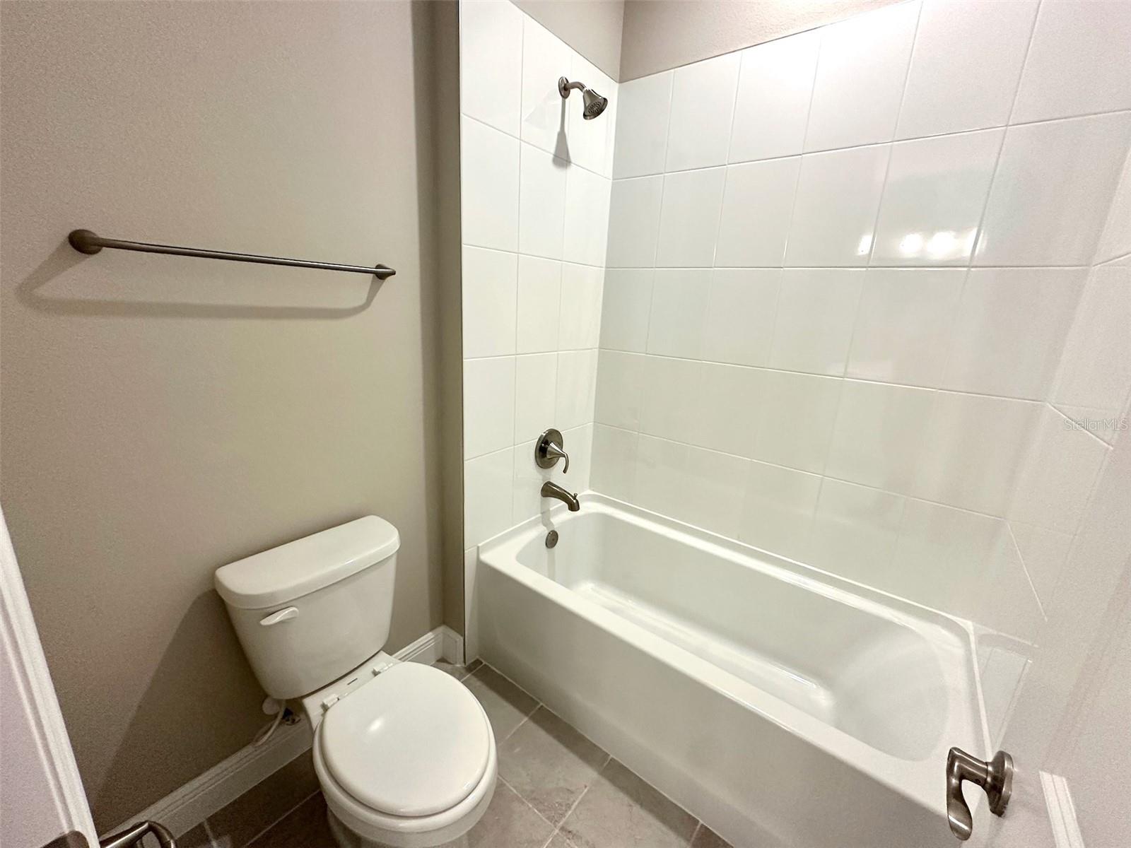 2122 DIVOT DR, DAYTONA BEACH, FL, 32124