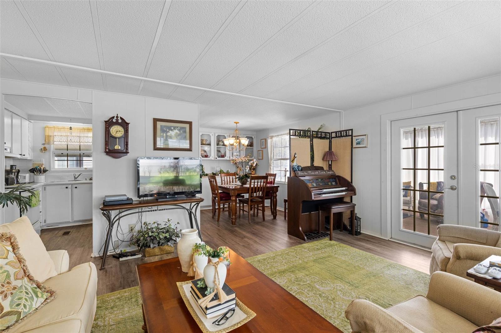 8 COCOS PLUMOSA DR #A, EUSTIS, FL, 32726