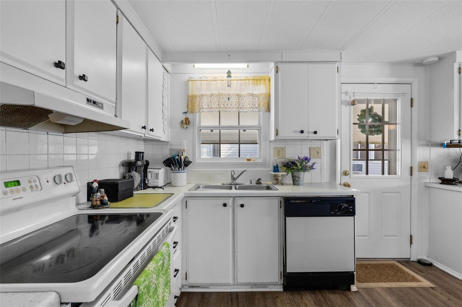 8 COCOS PLUMOSA DR #A, EUSTIS, FL, 32726