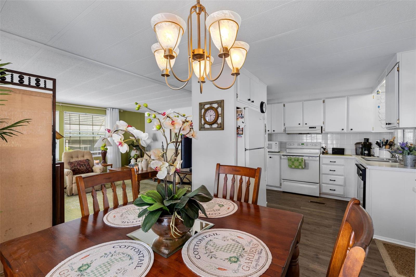 8 COCOS PLUMOSA DR #A, EUSTIS, FL, 32726