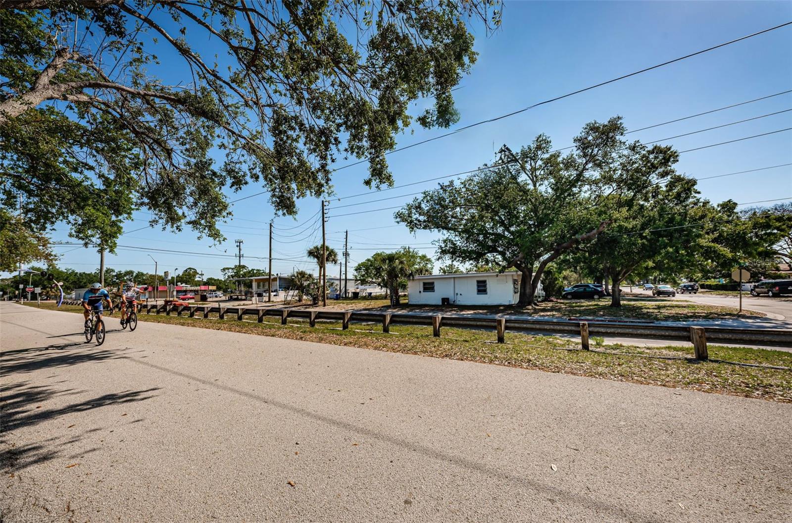 7051 DARTMOUTH AVE N, ST PETERSBURG, FL, 33710