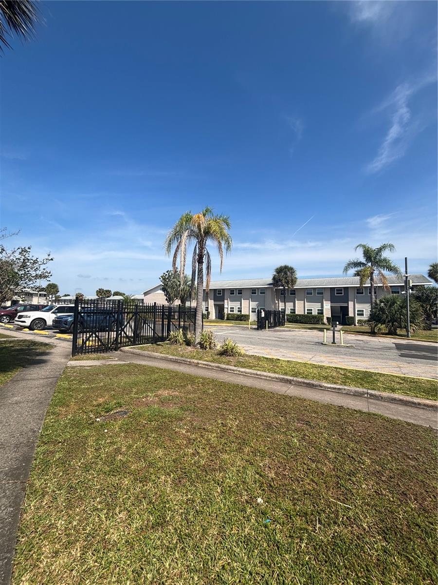 818 SKY LAKE CIR #D, ORLANDO, FL, 32809