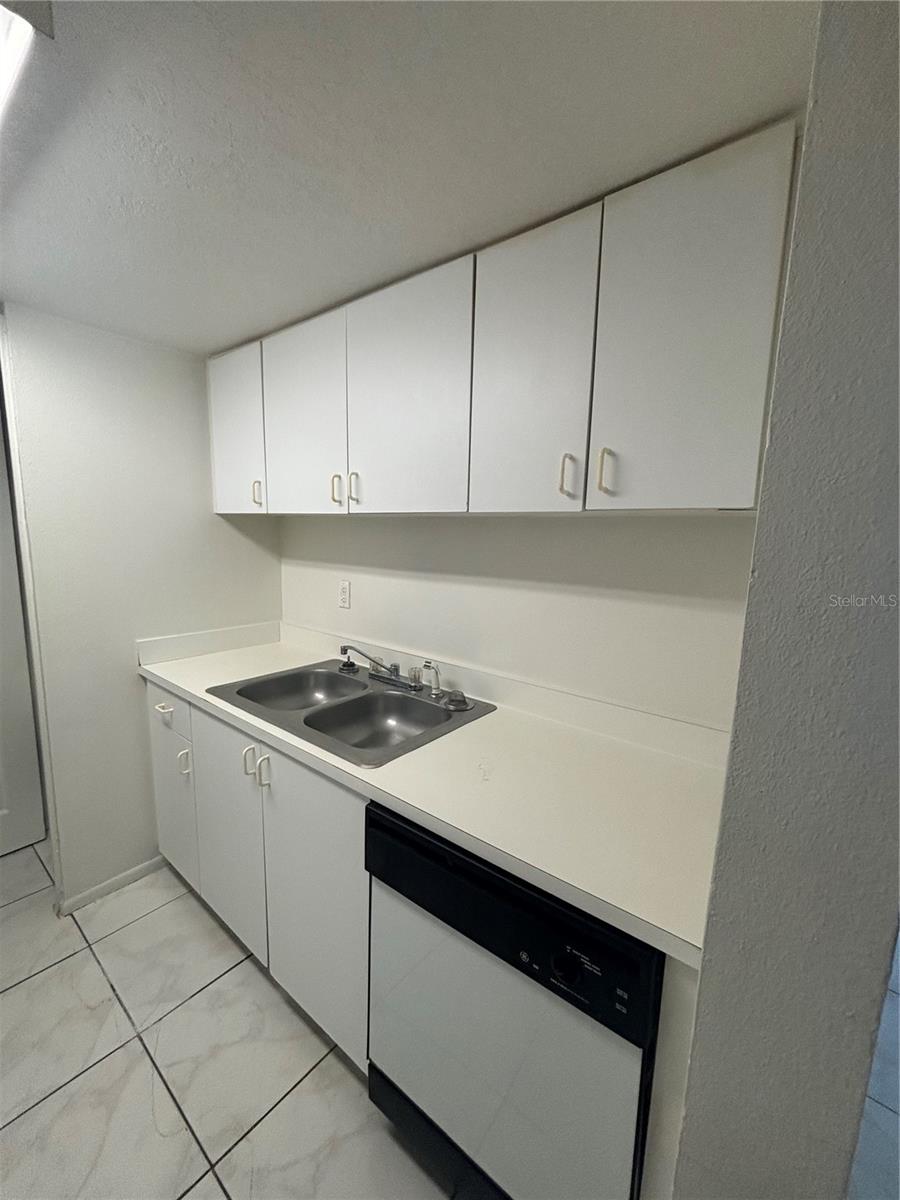 818 SKY LAKE CIR #D, ORLANDO, FL, 32809