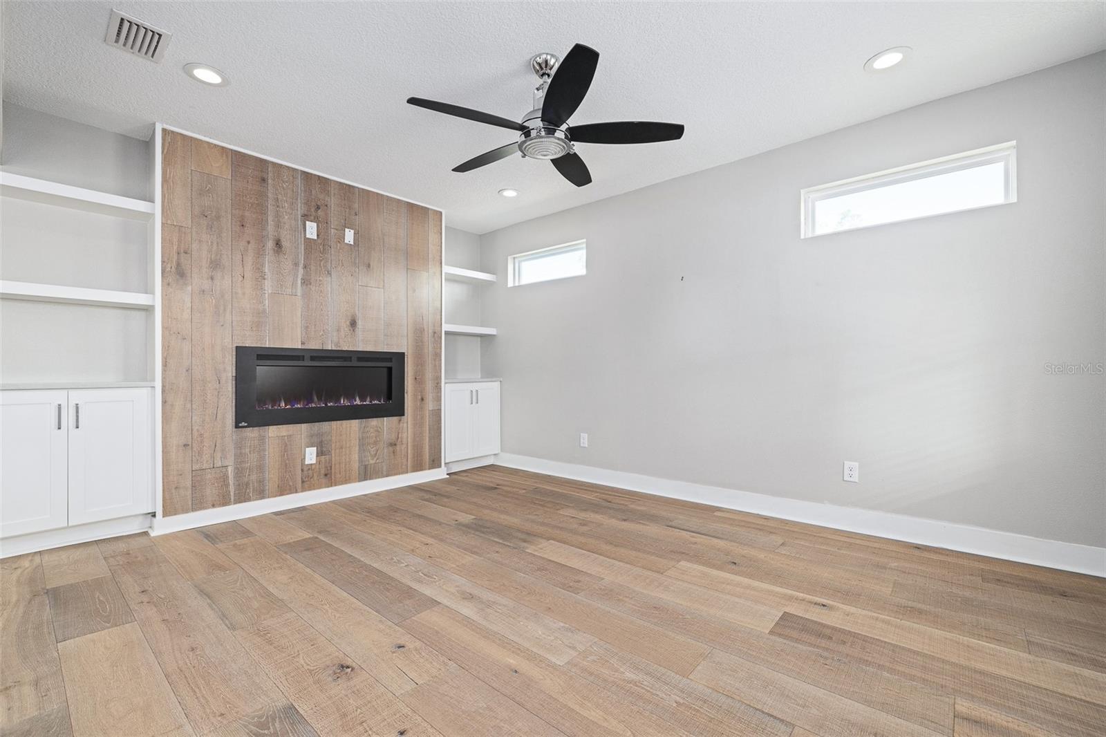 460 24TH ST N, ST PETERSBURG, FL, 33713