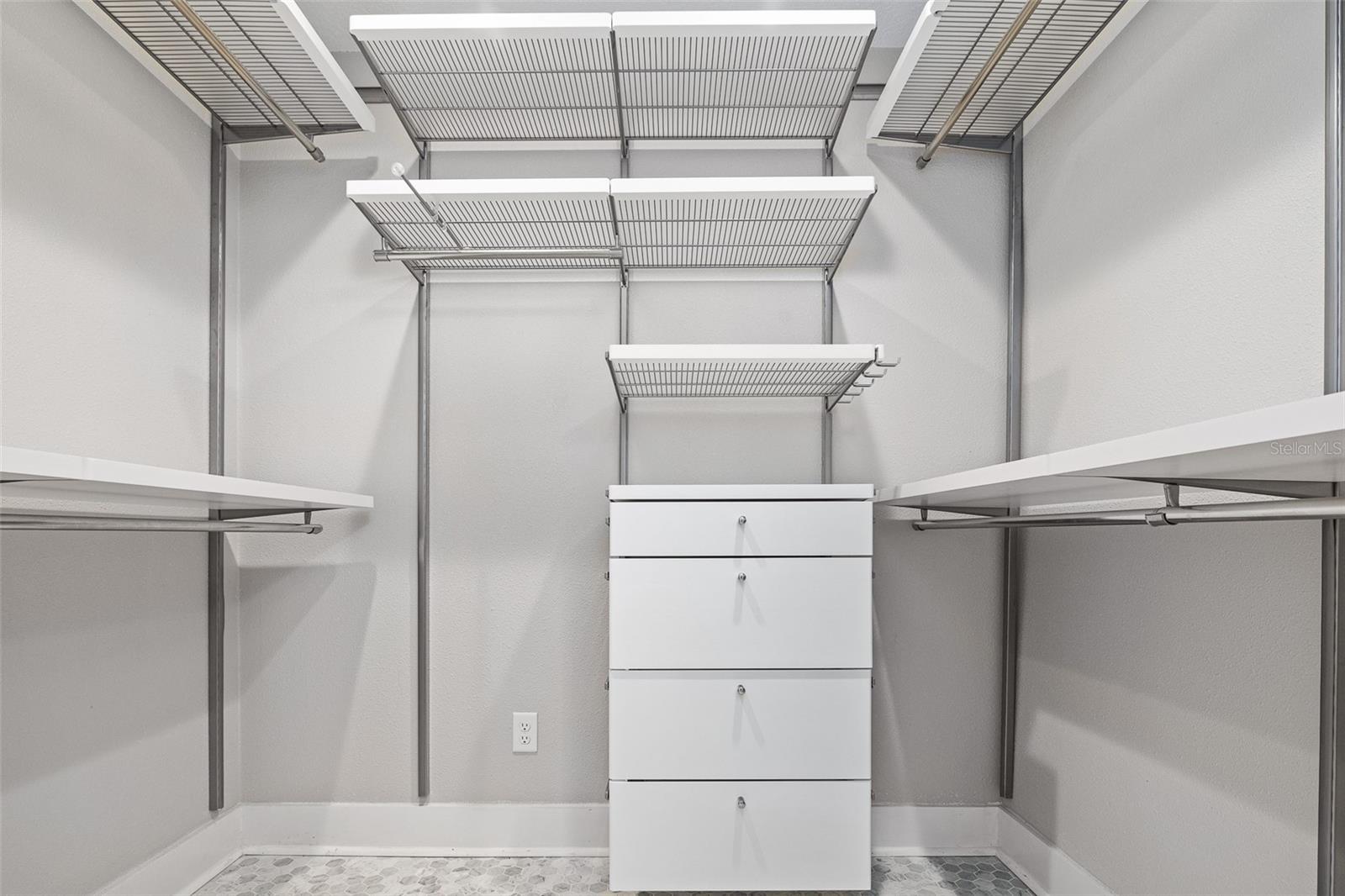 460 24TH ST N, ST PETERSBURG, FL, 33713