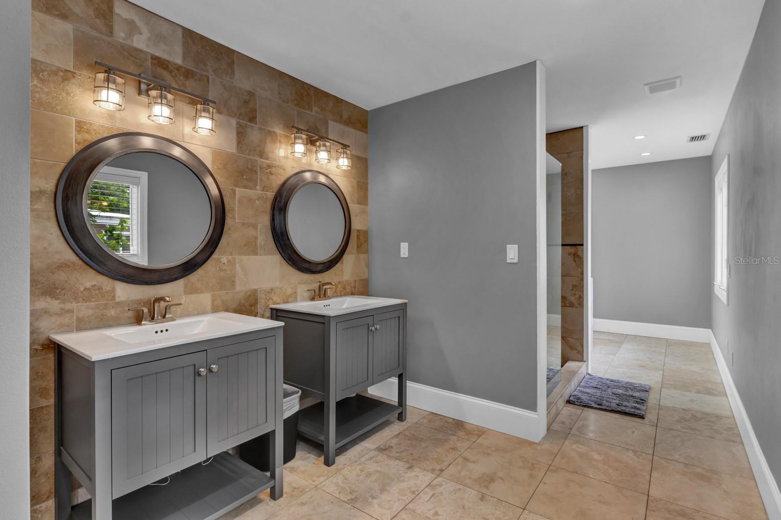 613 DANIELS AVE, ORLANDO, FL, 32801