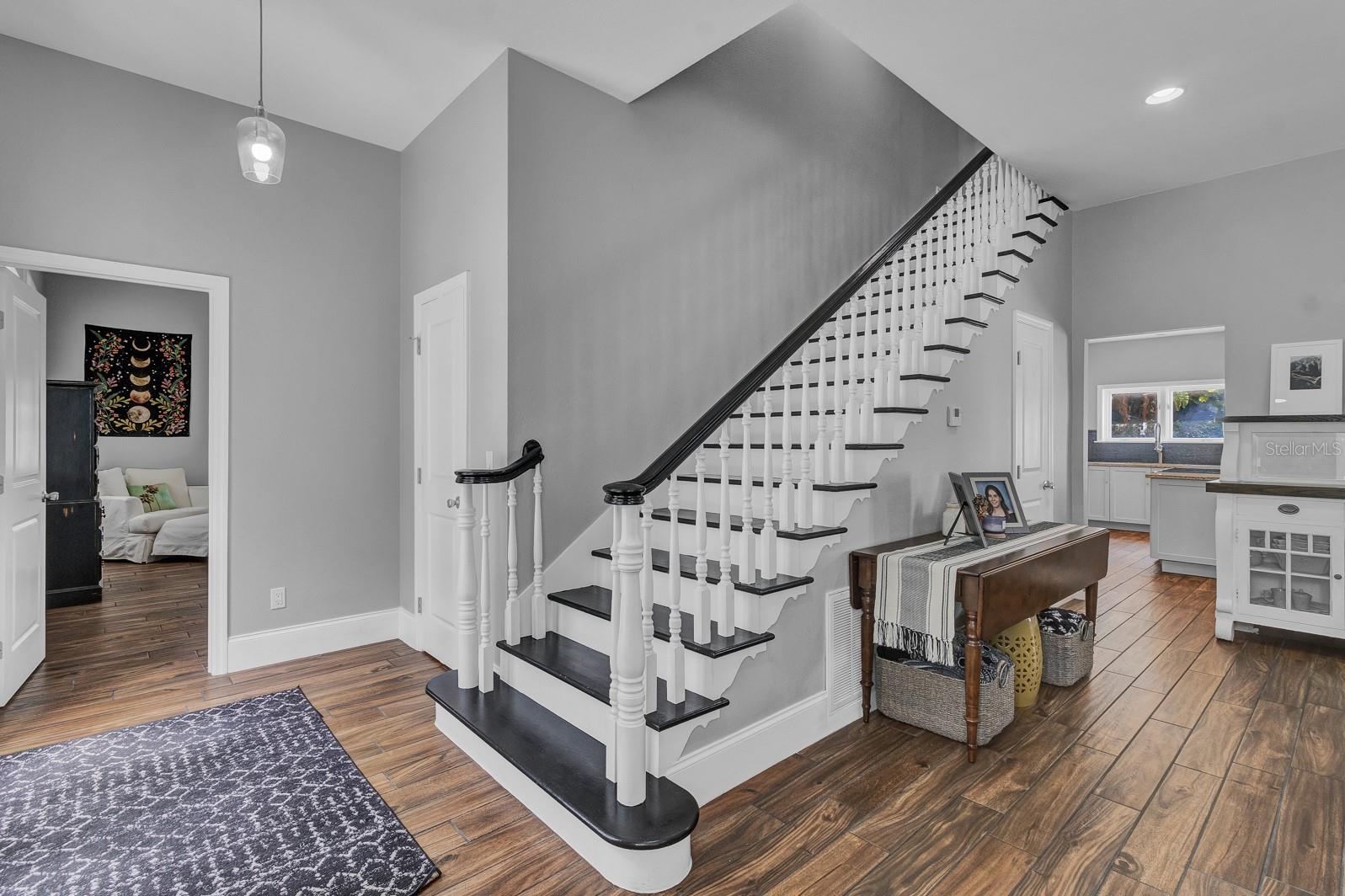 613 DANIELS AVE, ORLANDO, FL, 32801