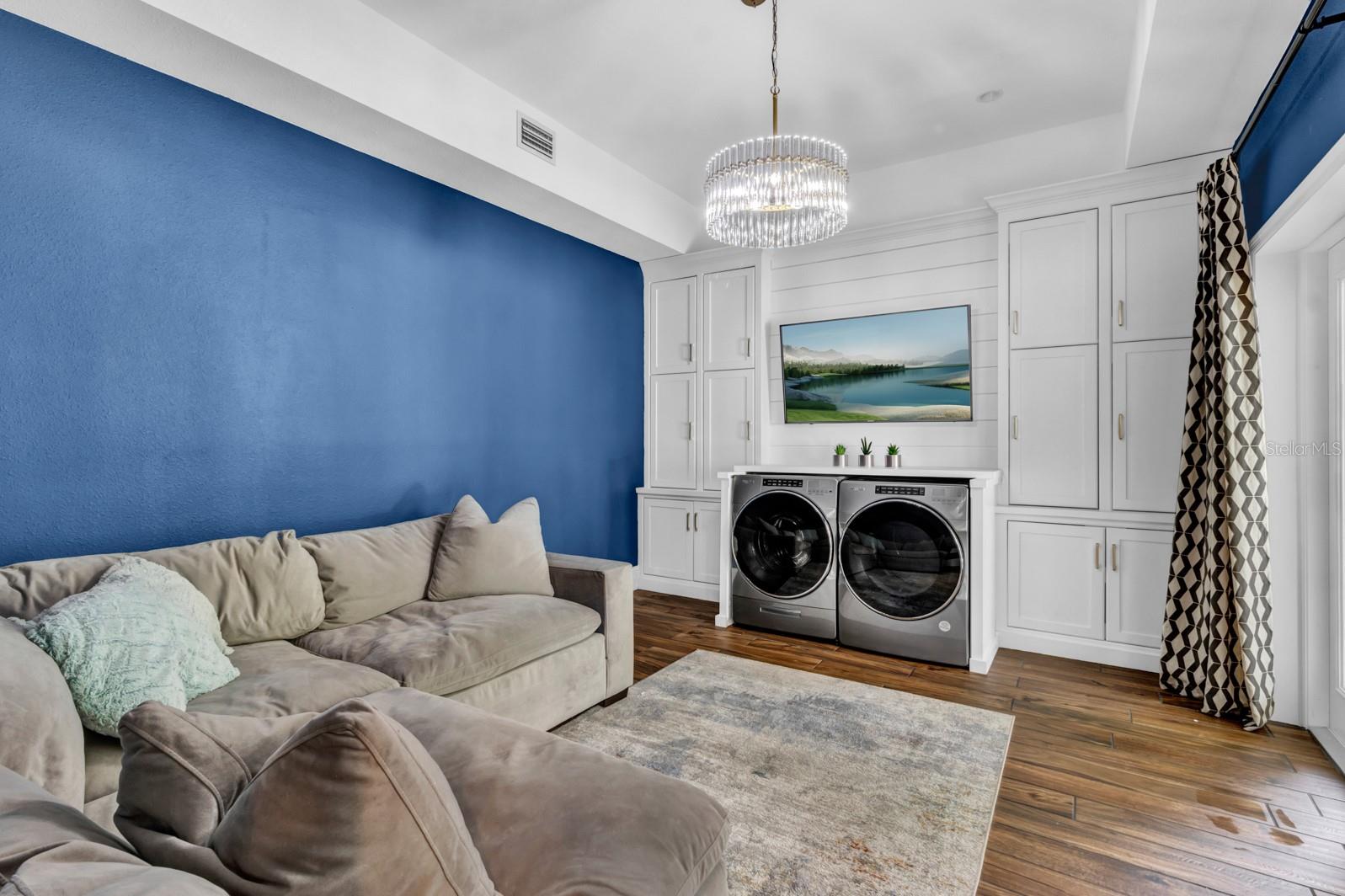 613 DANIELS AVE, ORLANDO, FL, 32801