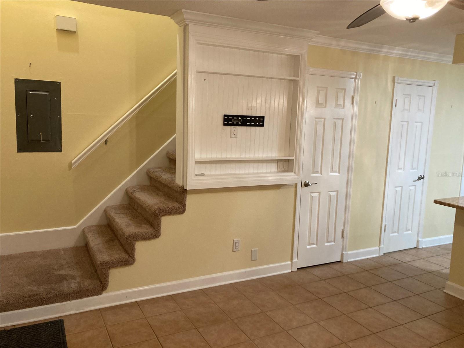 1734 MILL RUN CIR, TAMPA, FL, 33613