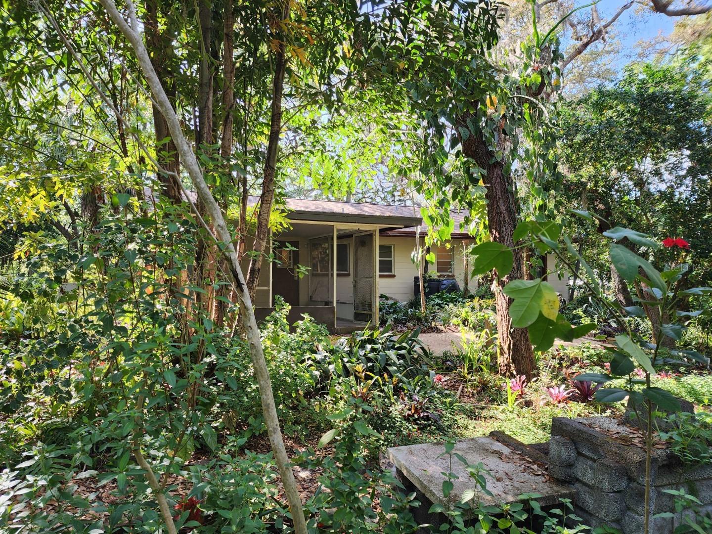 10927 N BOULEVARD, TAMPA, FL, 33612